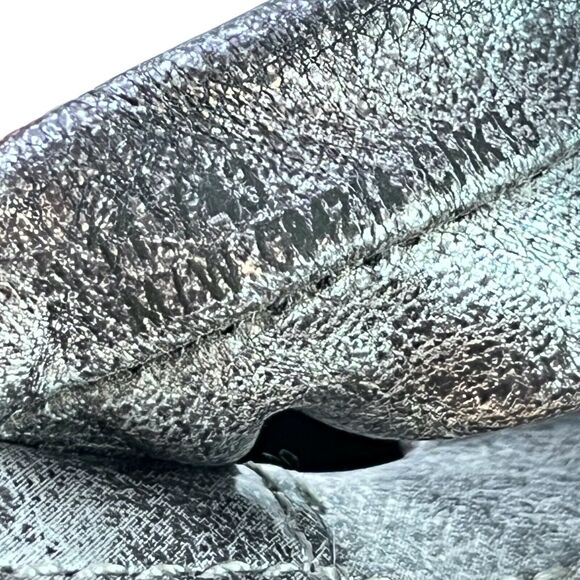 Boc Born Concept Silver Metallic Thongs Slides Sandals Flats Slip On Shoes sz 11 - Picture 16 of 16